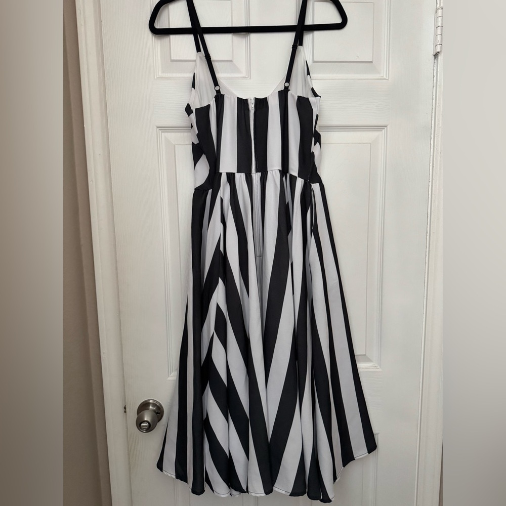 EUC Pinup Girl Mark Stripe Amalie sz. Medium - Picture 3 of 3